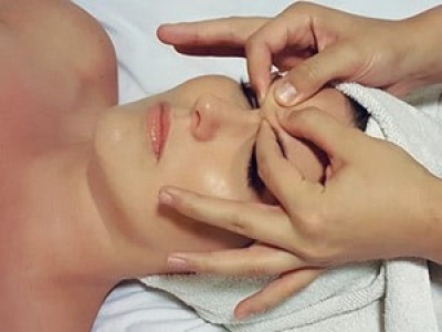 1724774429 907 Facial Lifting Massage Techniques From An Esthetician