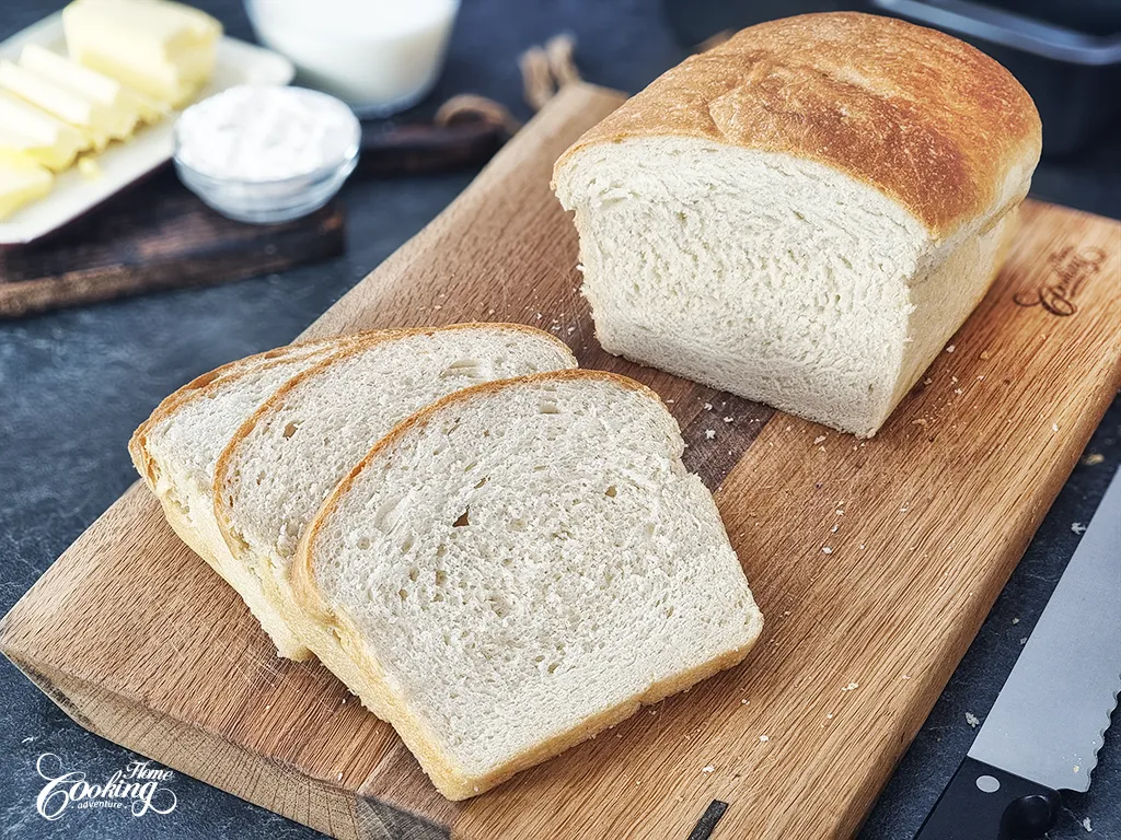 Easy Sandwich Bread main1.webp