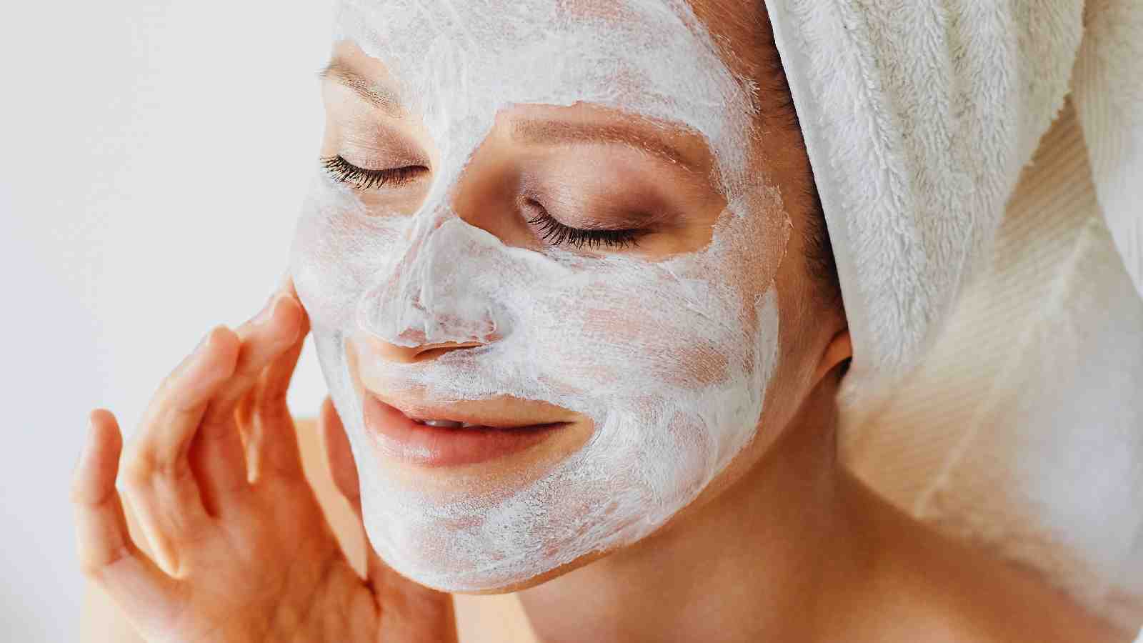 woman with face mask