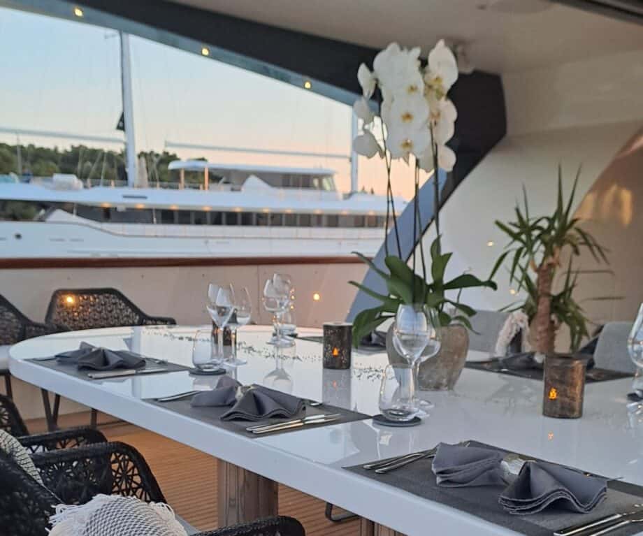 1727262367 389 Yacht charter etiquette Dos and donts for a smooth sailing