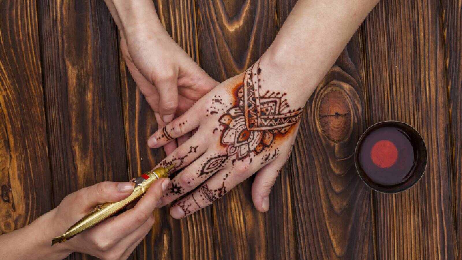 Henna on hands