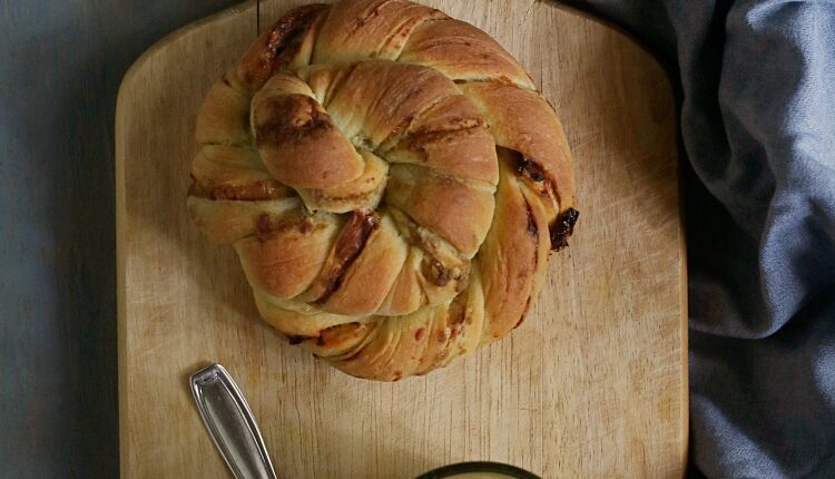 Cheese, Pesto and Dried Tomato Twisted Buns - My Diverse Kitchen