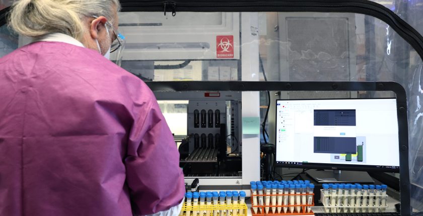 bird flu lab Bloomberg scaled